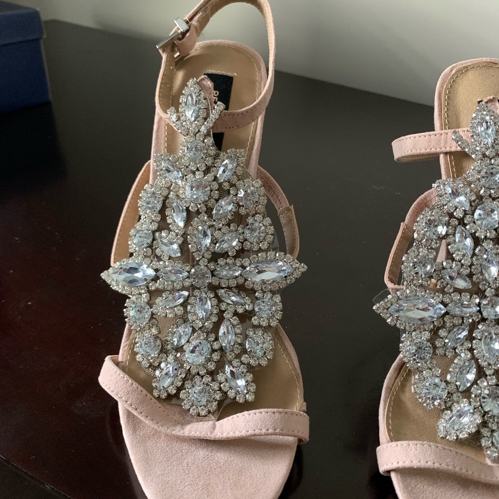 Heels - Picture 6 of 8
